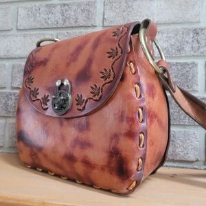 Stunning Vintage Artisan Shoulder Tooled Full Grain Leather Bag